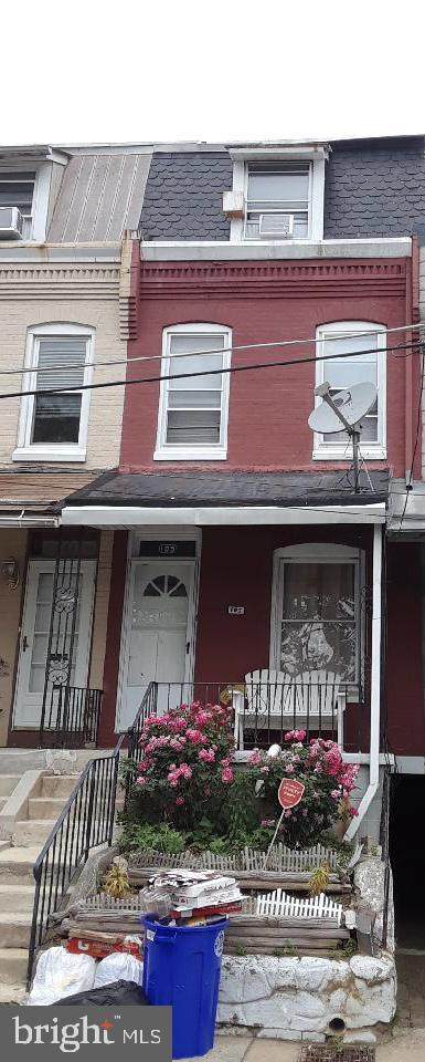 105 Schiller Street - Photo 1