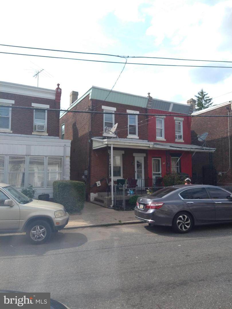 4250 Tackawanna Street - Photo 1