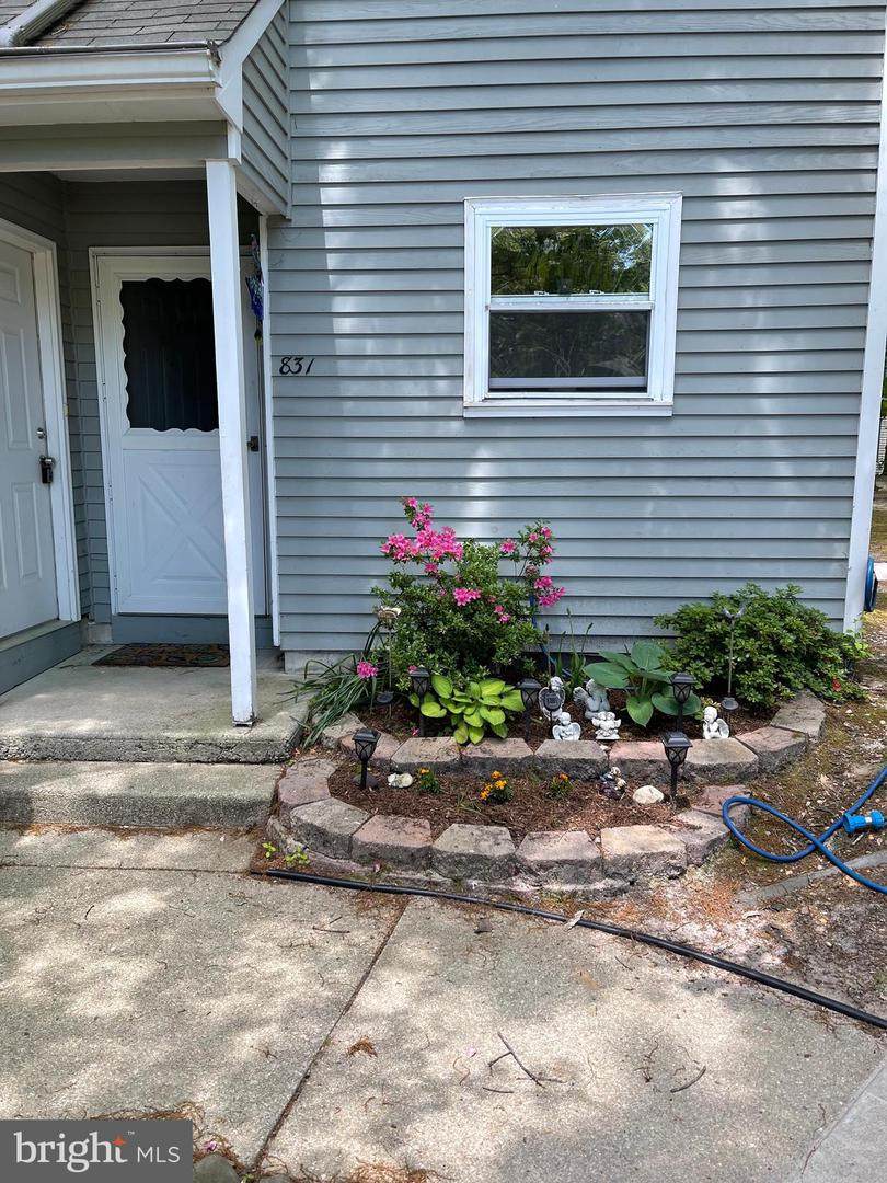 831 Fishers Creek Road - Photo 1