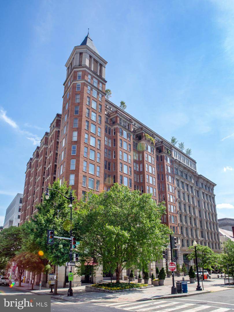 601 Pennsylvania Avenue - Photo 1