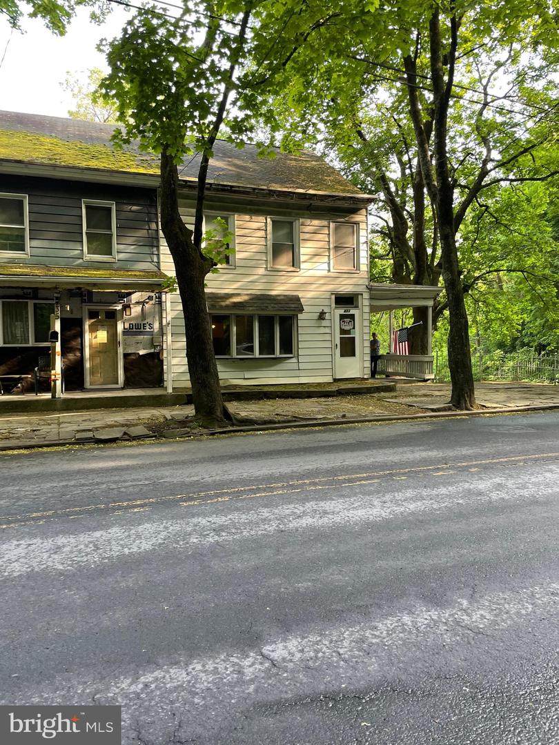 433 Mahanoy Avenue - Photo 1