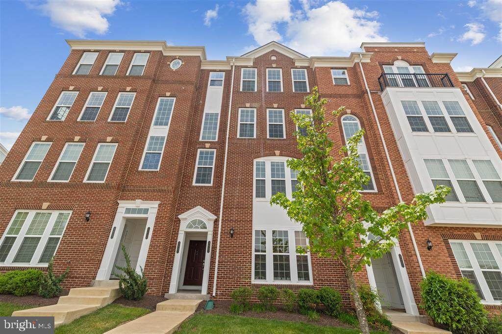 42705 Wardlaw Terrace - Photo 1