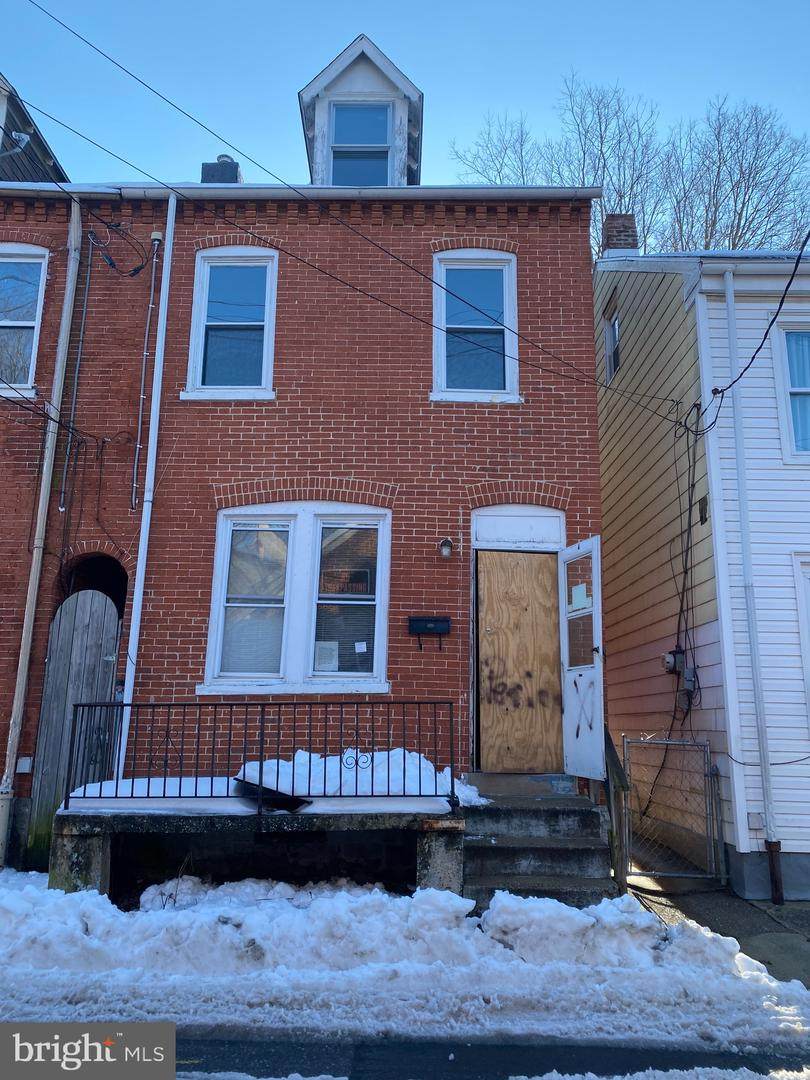 529 Locust Street - Photo 1