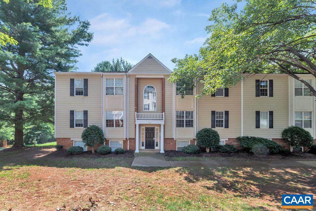 1520 Villa Terrace - Photo 1
