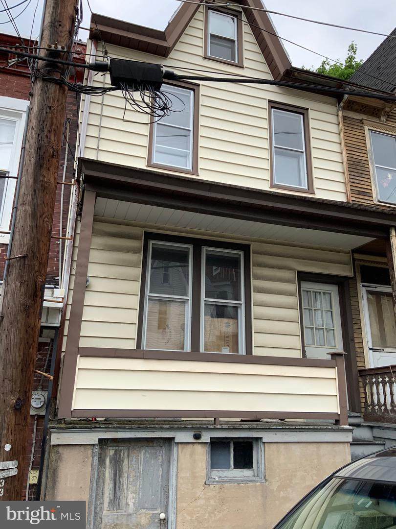 327 Race Street - Photo 1