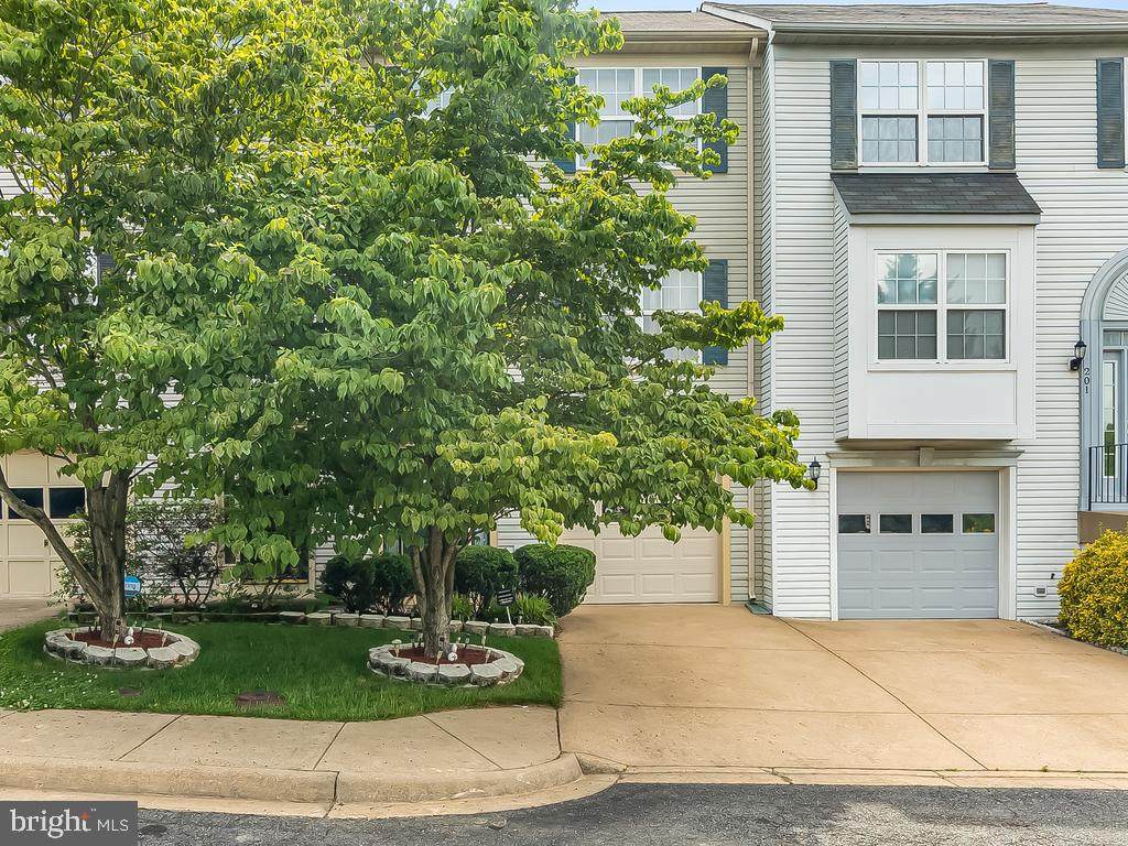 203 Hastings Drive - Photo 1