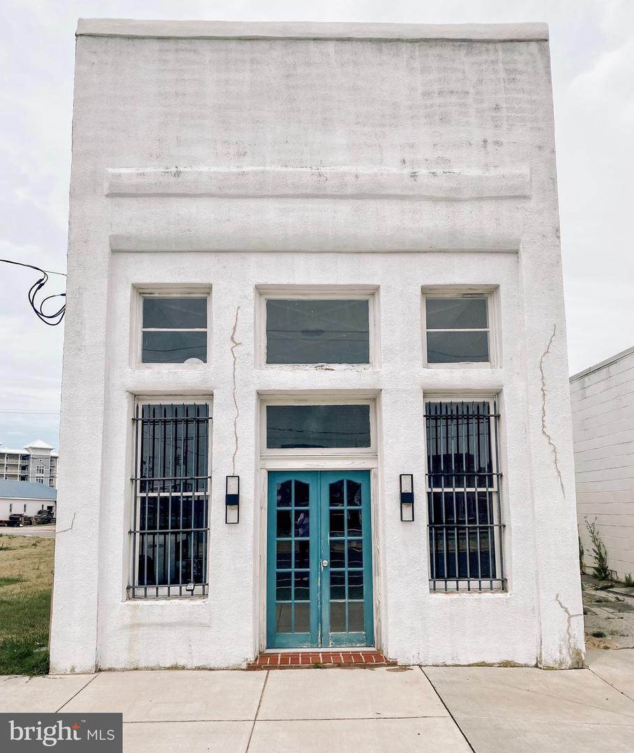 916 Main Street - Photo 1