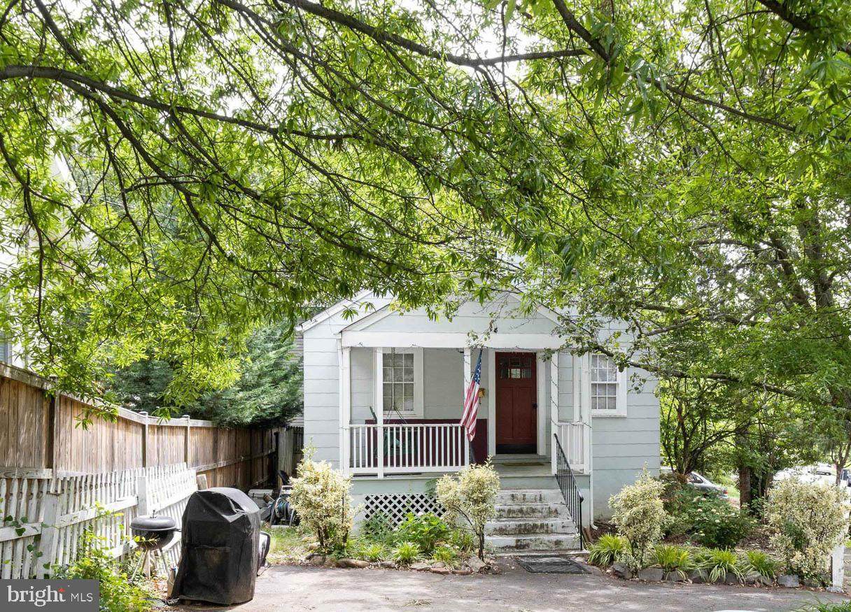 1701 Randolph Street - Photo 1
