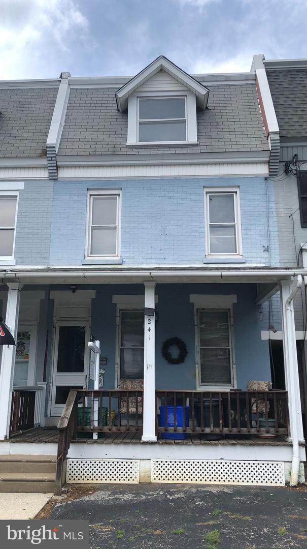 241 Rochelle Avenue - Photo 1
