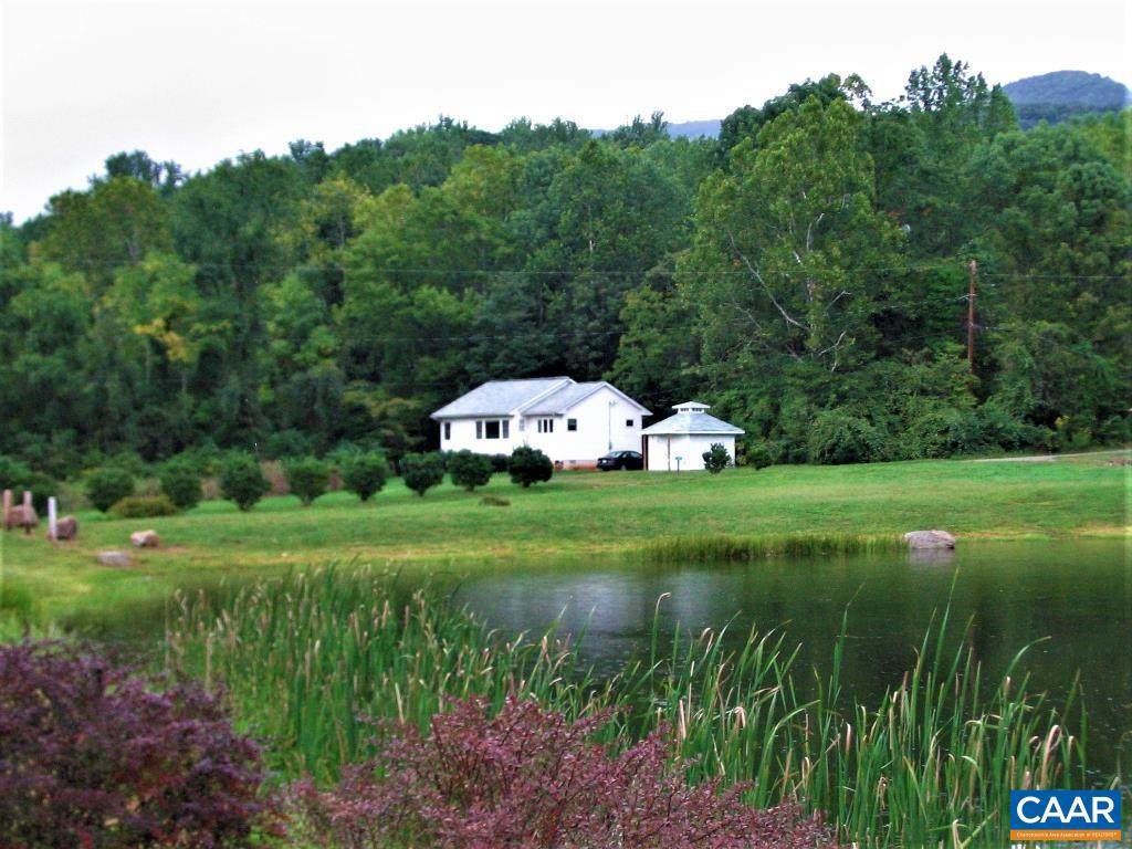 33 Circle Road - Photo 1