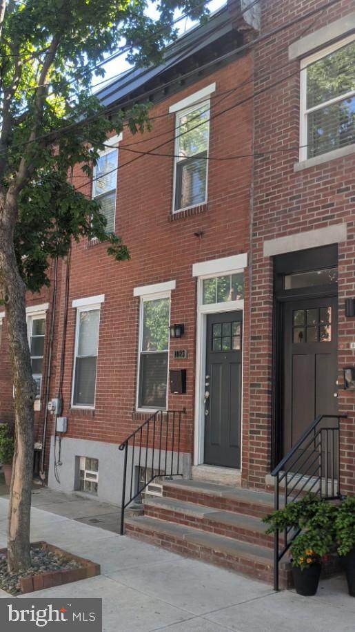 1023 Chadwick Street - Photo 1