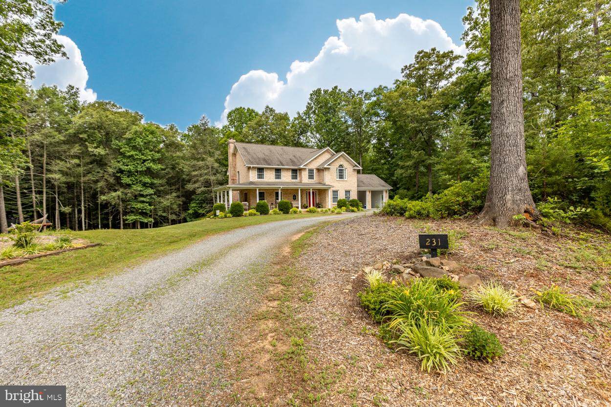 231 Carriage Lane - Photo 1