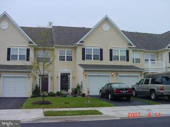 411 Quincy Avenue - Photo 1