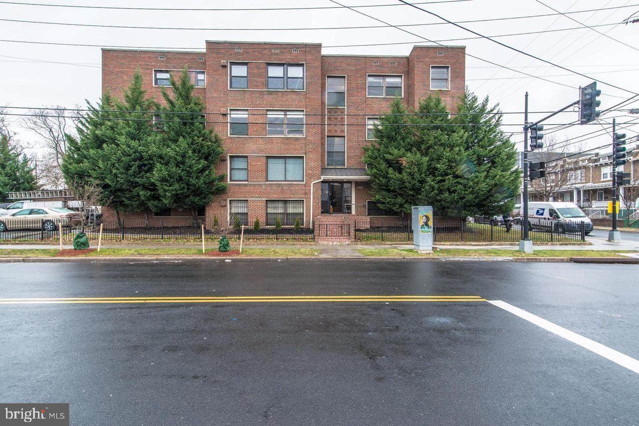 2720 7TH Street - Photo 1