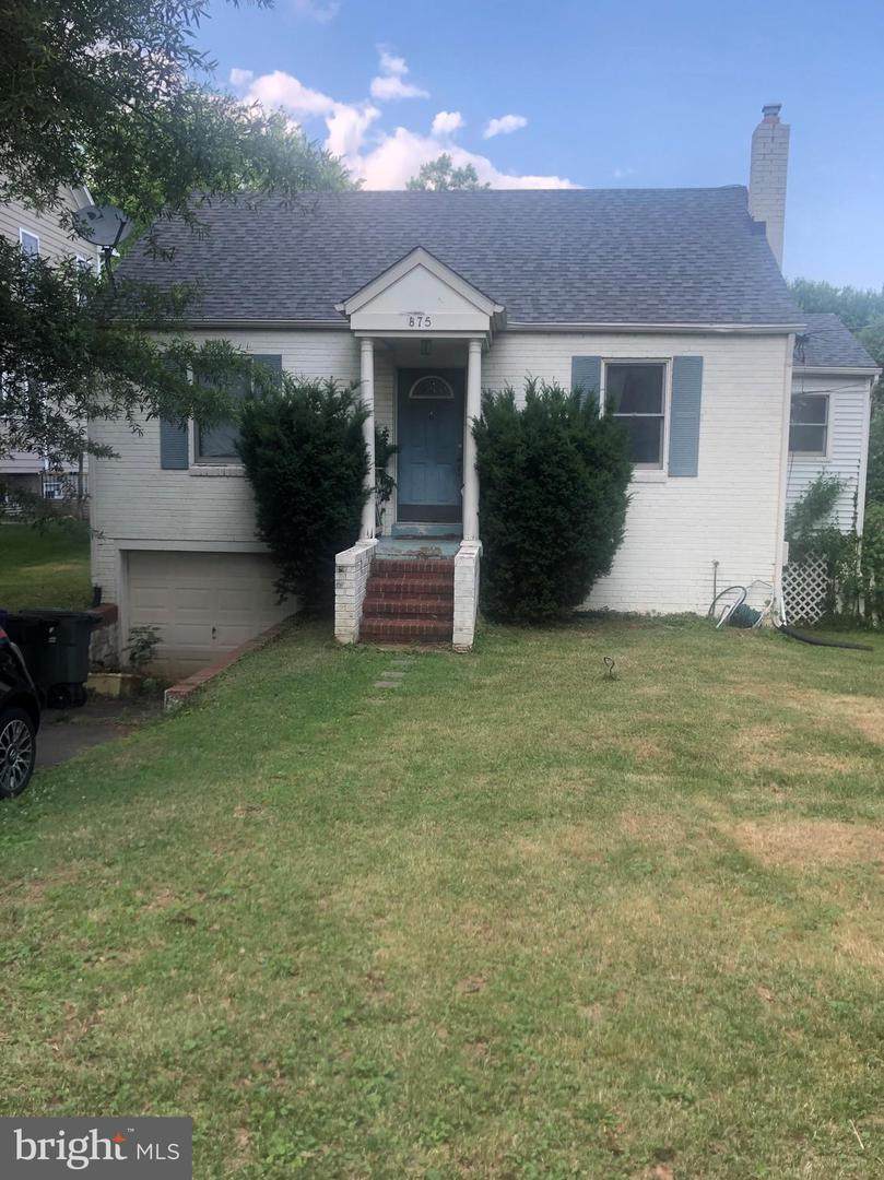875 Greenbrier Street - Photo 1