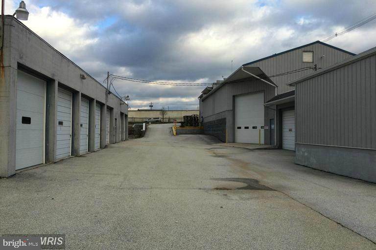 540 Hollywell Avenue - Photo 1