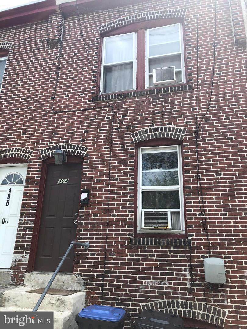 404 Oak Street - Photo 1