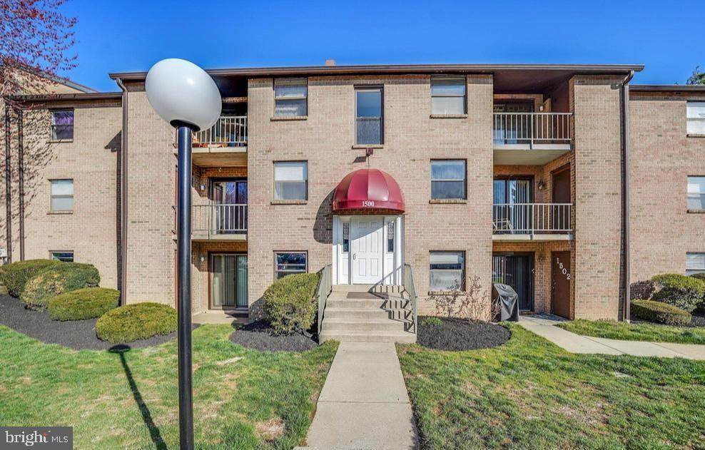 1810 Valley Drive - Photo 1
