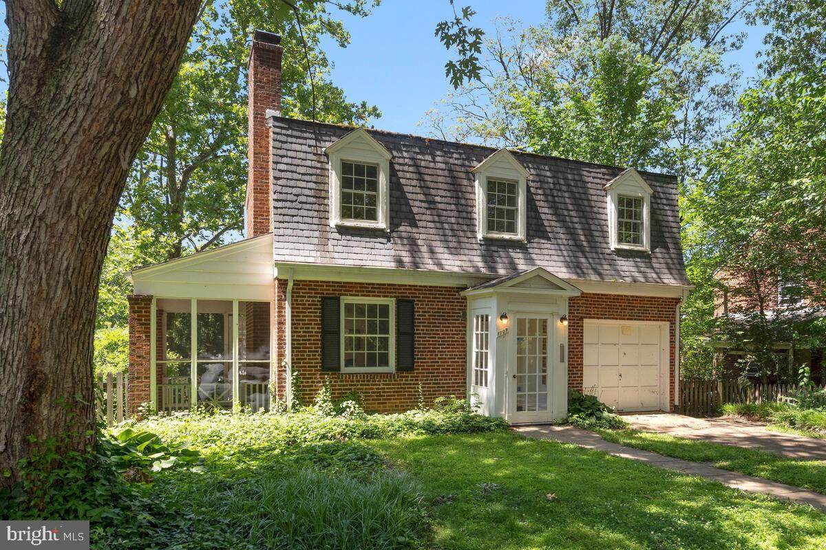1709 Luzerne Avenue - Photo 1