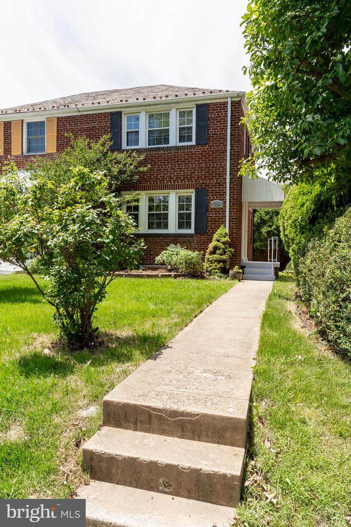 714 Oakland Street - Photo 1