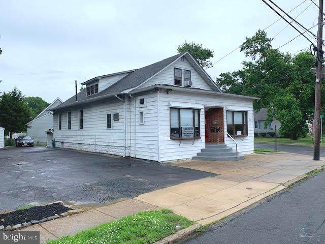 1208 Chapel Ave W - Photo 1