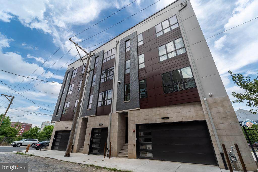 10-18 Callowhill Street - Photo 1