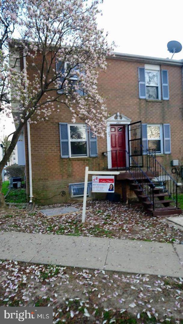 535 Diamond Avenue - Photo 1