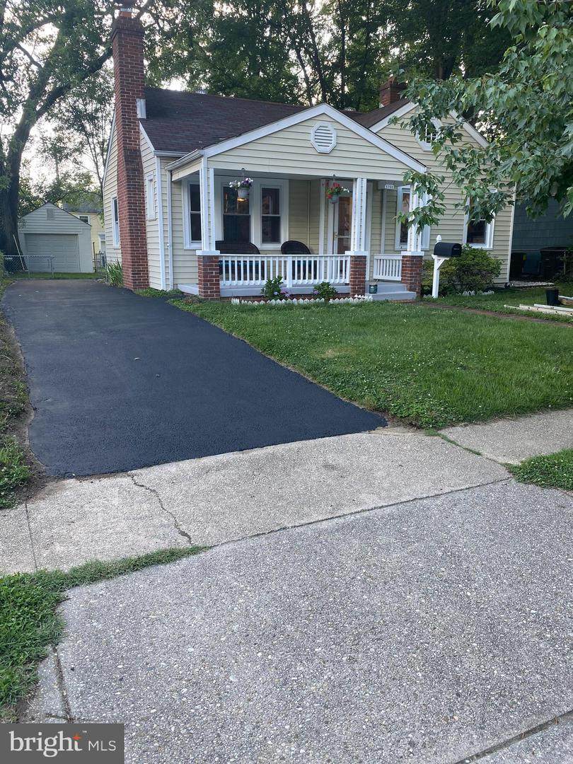 5702 30TH Avenue - Photo 1