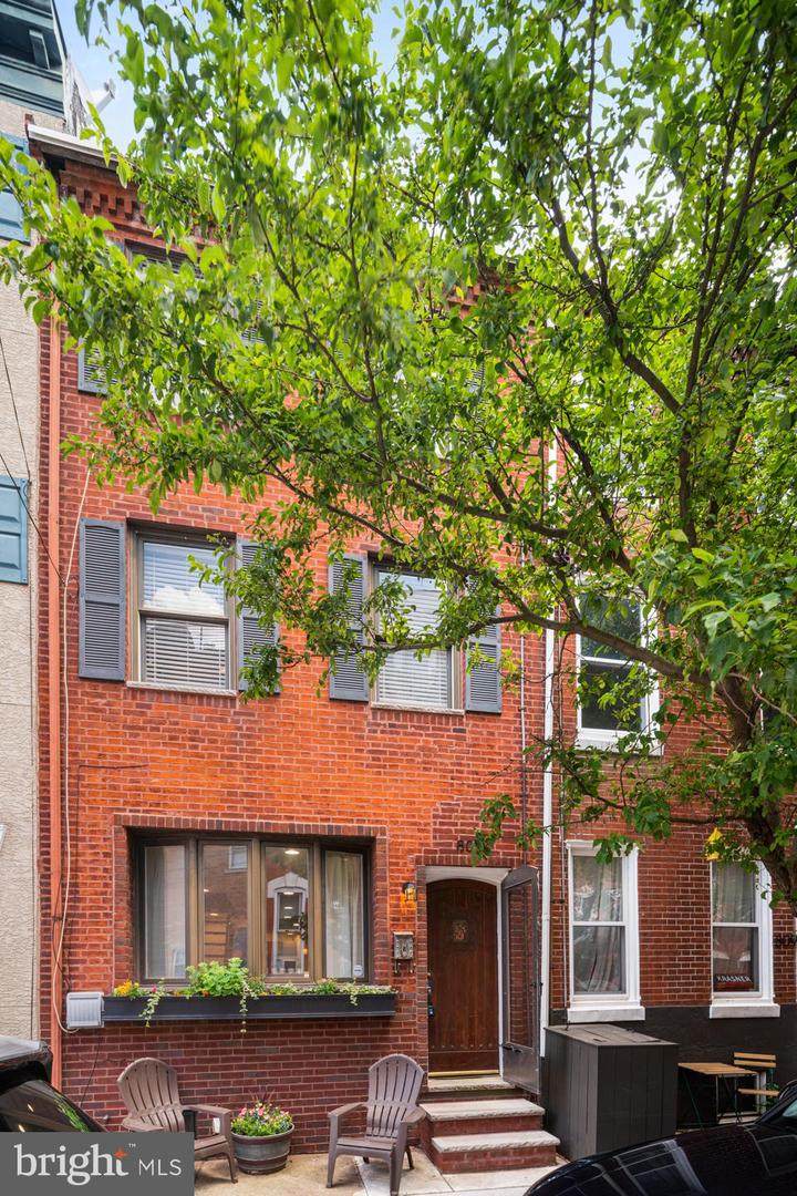807 Hutchinson Street - Photo 1