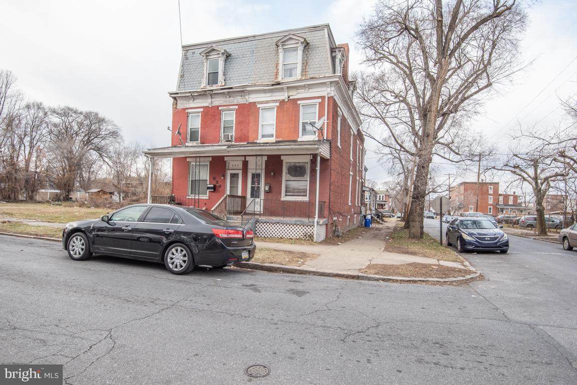 636 Emerald Street - Photo 1