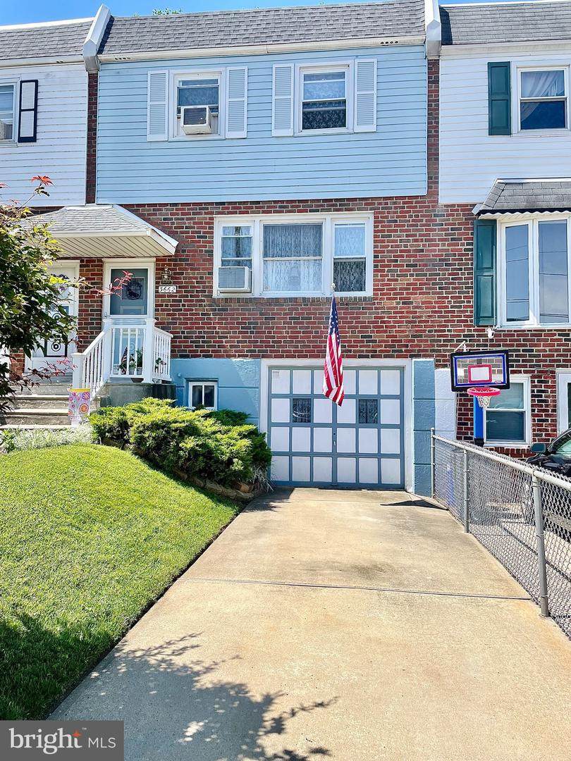 3662 Crown Avenue - Photo 1
