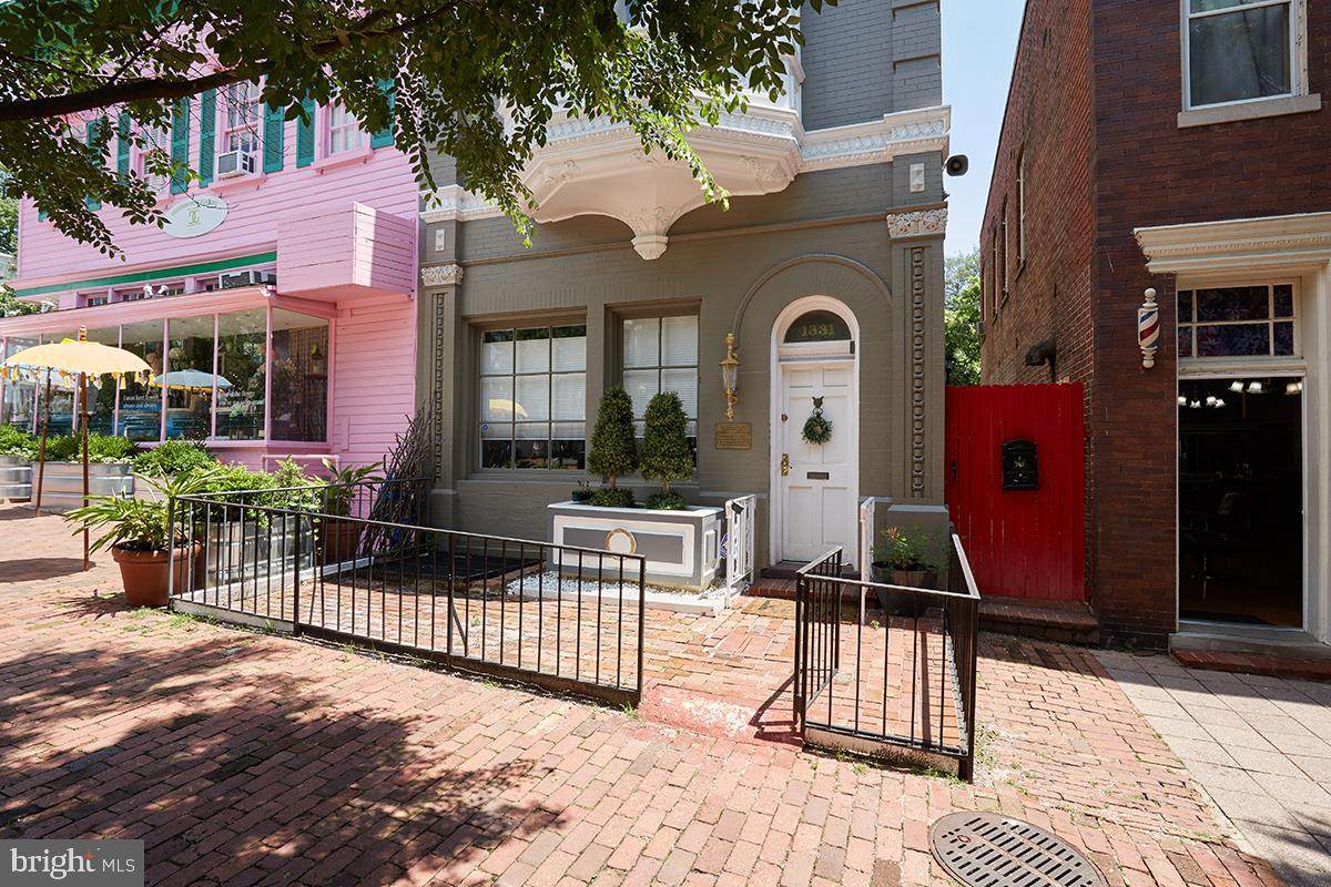 1331 35TH Street - Photo 1