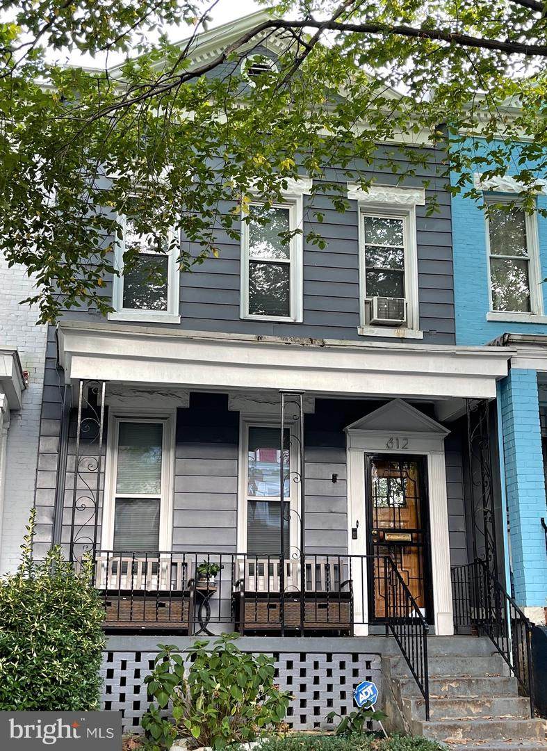 612 Columbia Road - Photo 1