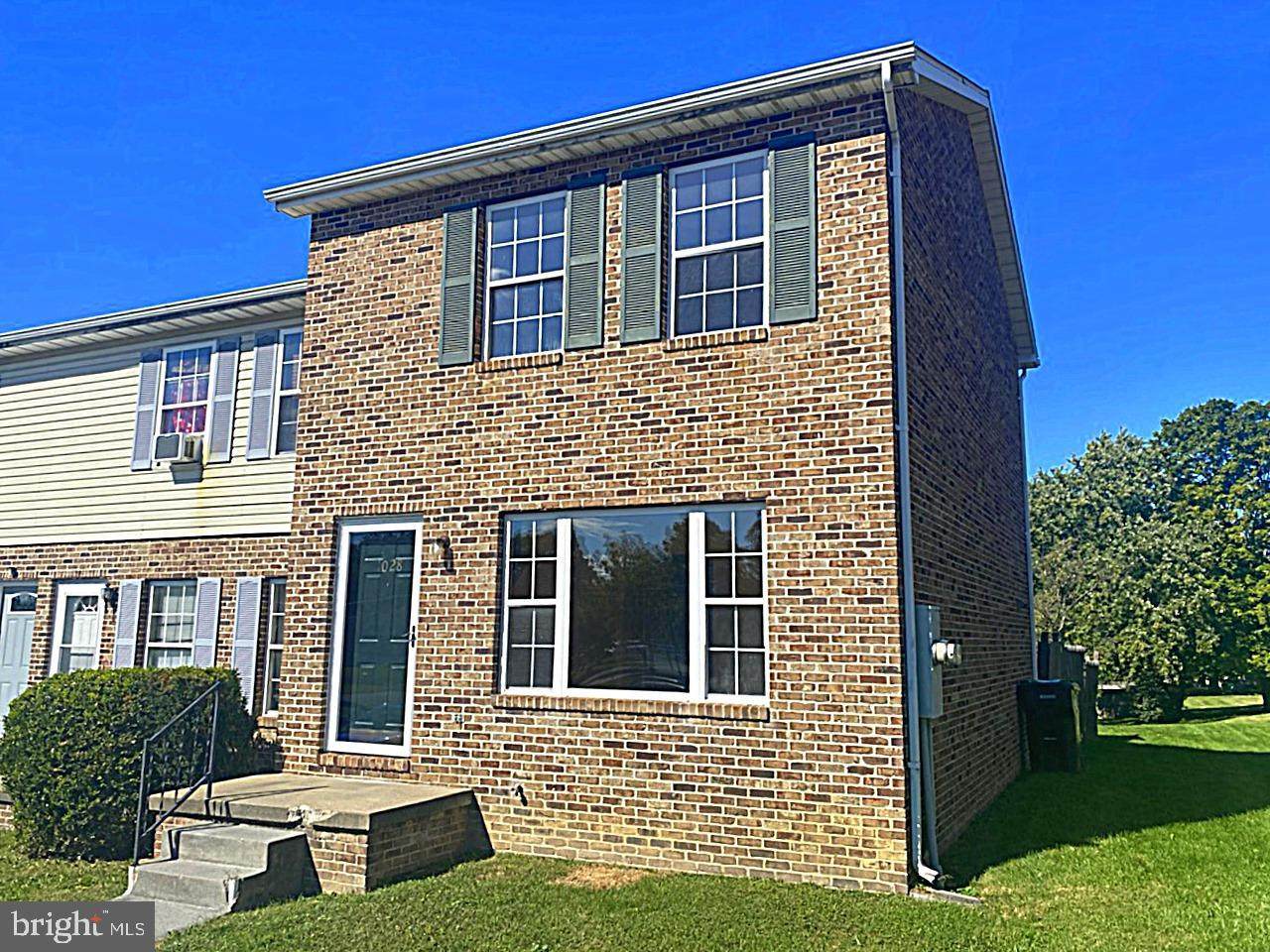 1028 Bridle Court - Photo 1