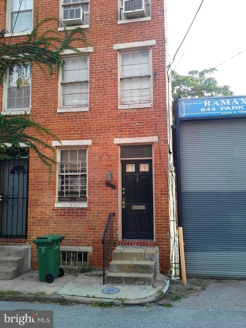 879 Tyson Street - Photo 1