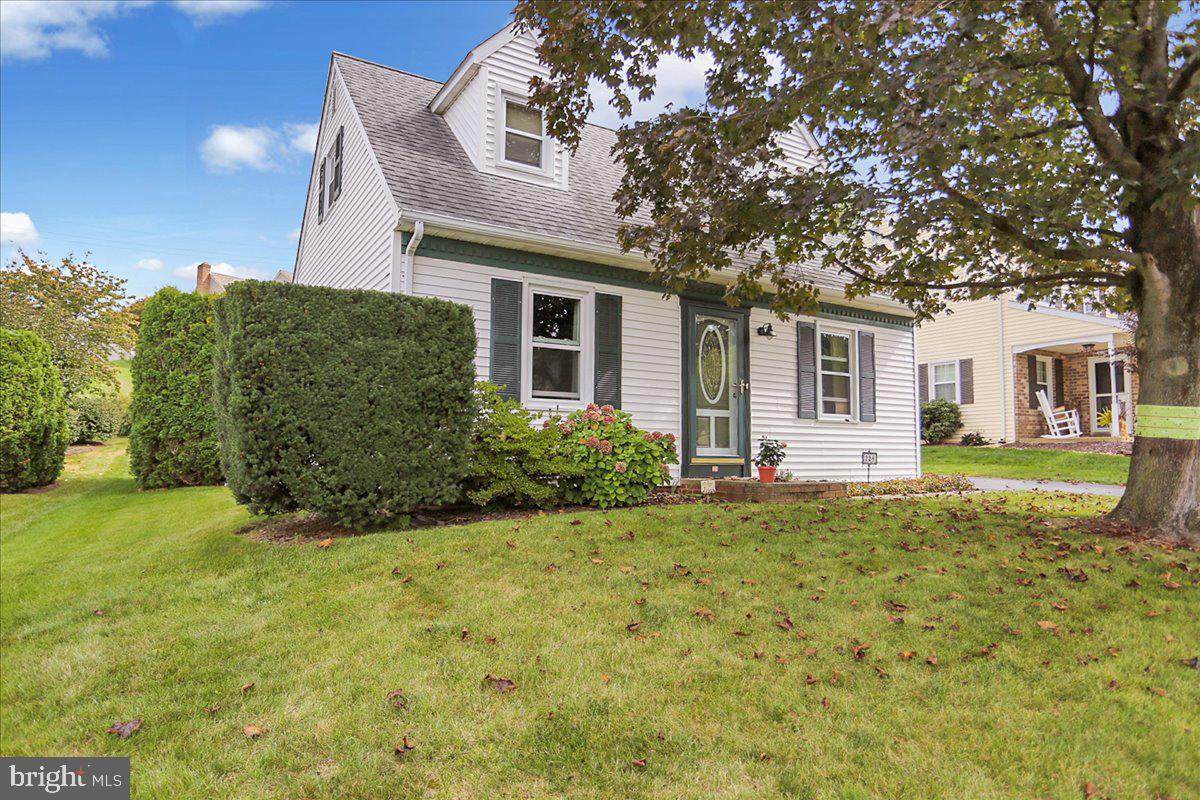 228 Linda Terrace - Photo 1