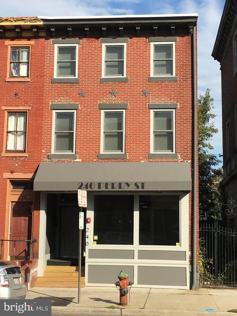 240 Perry Street - Photo 1