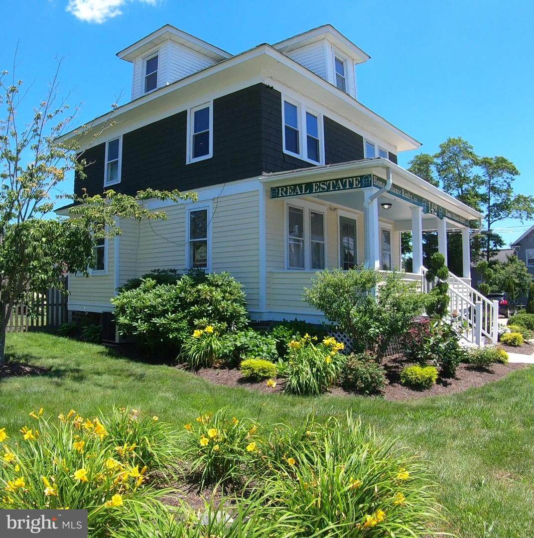 142 Bay Avenue - Photo 1