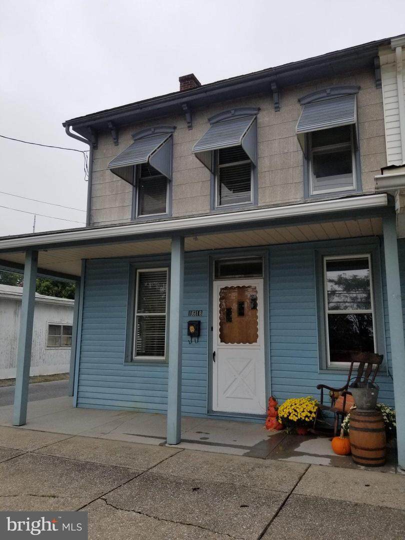 1618 Chestnut Street - Photo 1