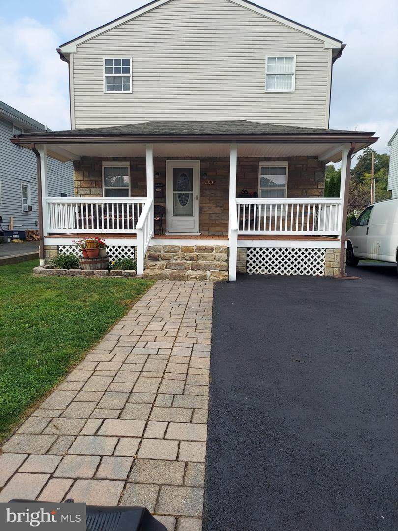 2203 Lincoln Avenue - Photo 1
