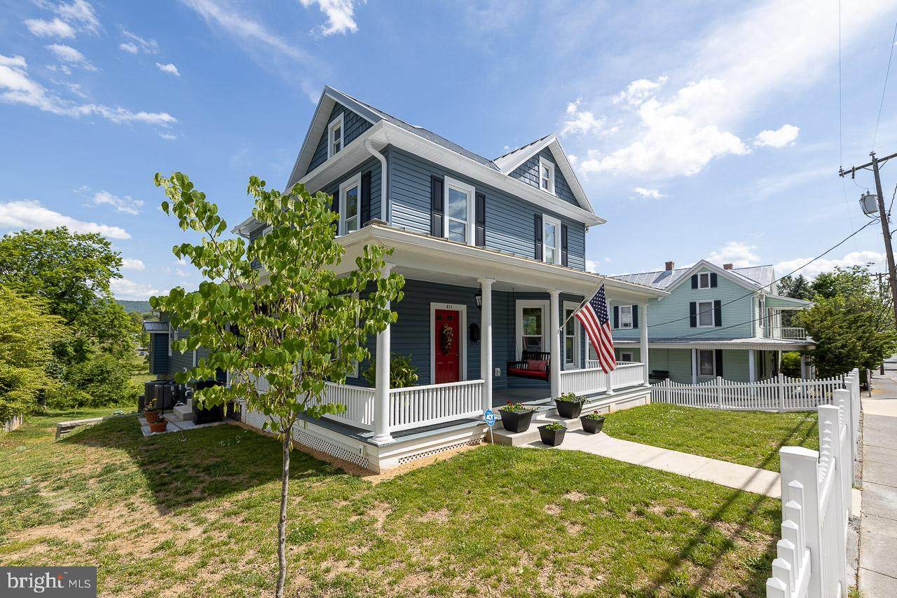 611 Main Street - Photo 1