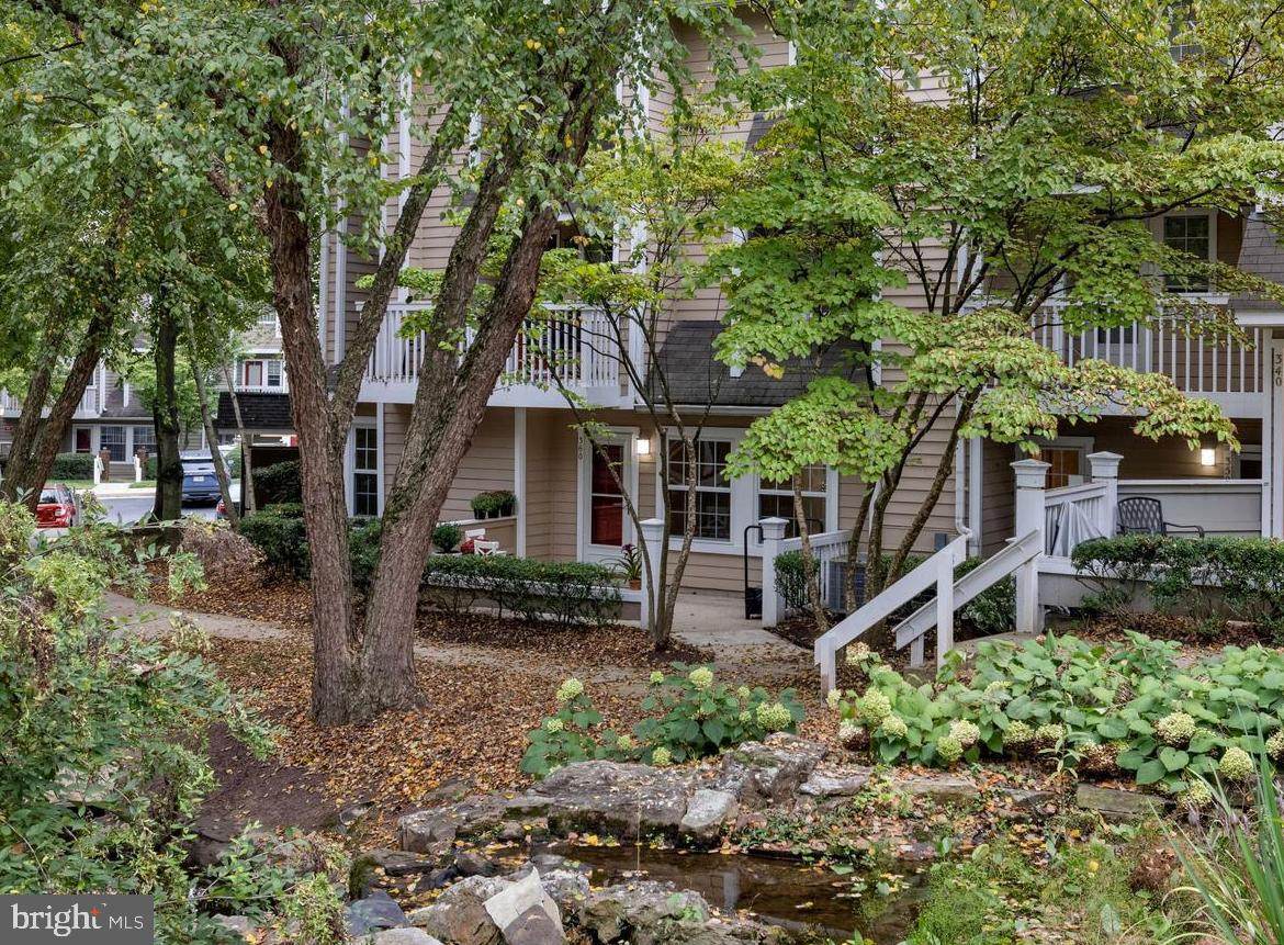 5715 Chapman Mill Drive - Photo 1