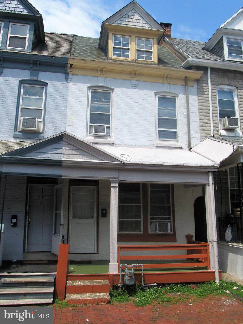 424 17TH Street - Photo 1