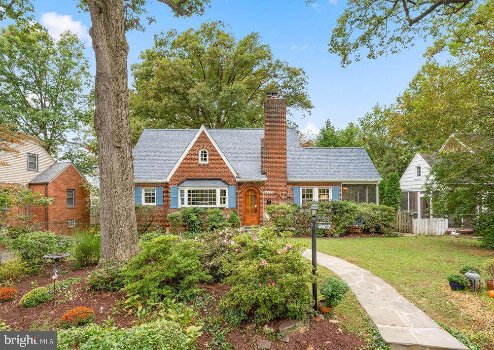8902 Bradford Road - Photo 1