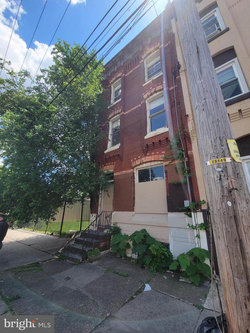 612 Diamond Street - Photo 1