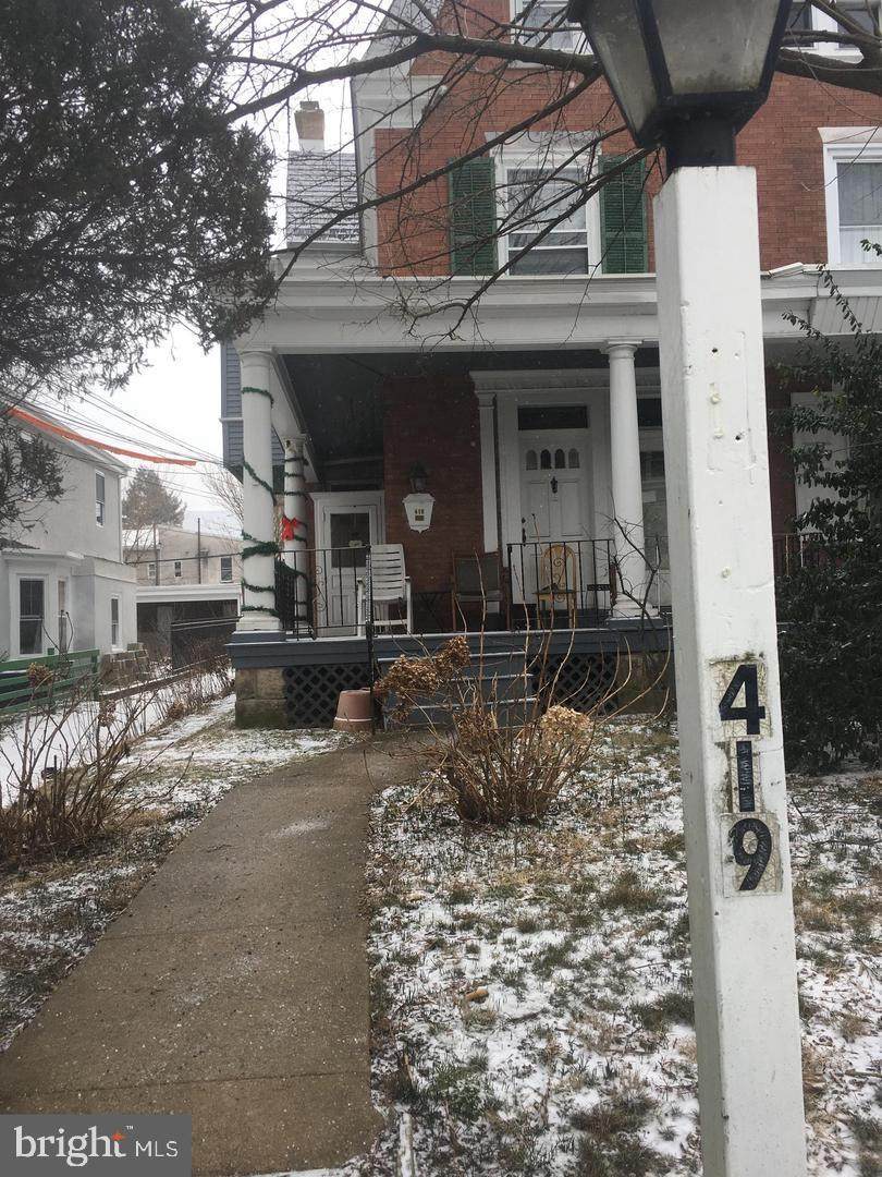 419 Green Lane - Photo 1