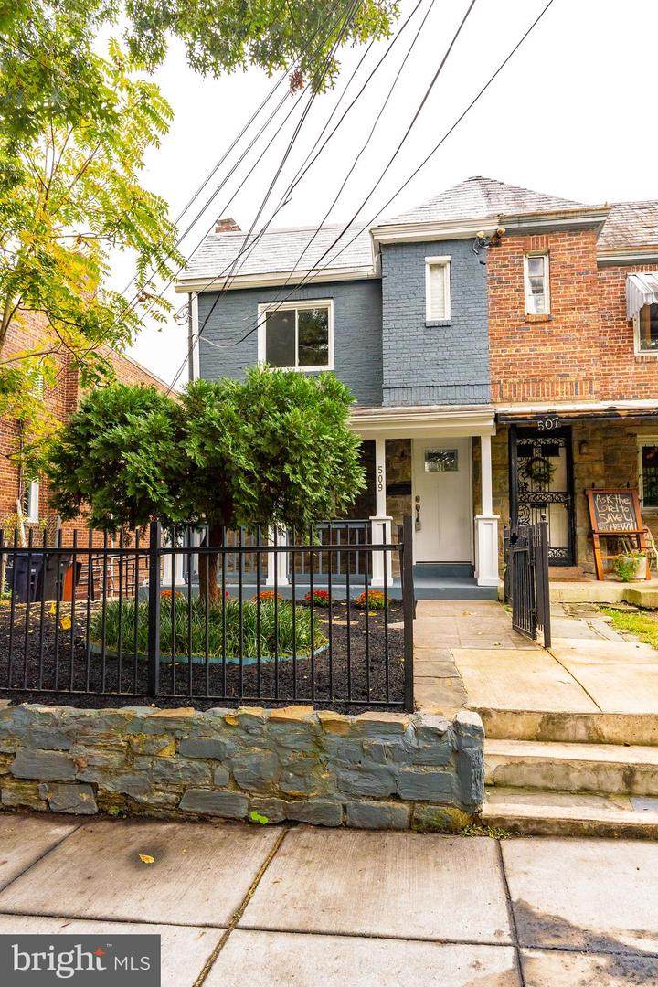 509 Oakwood Street - Photo 1