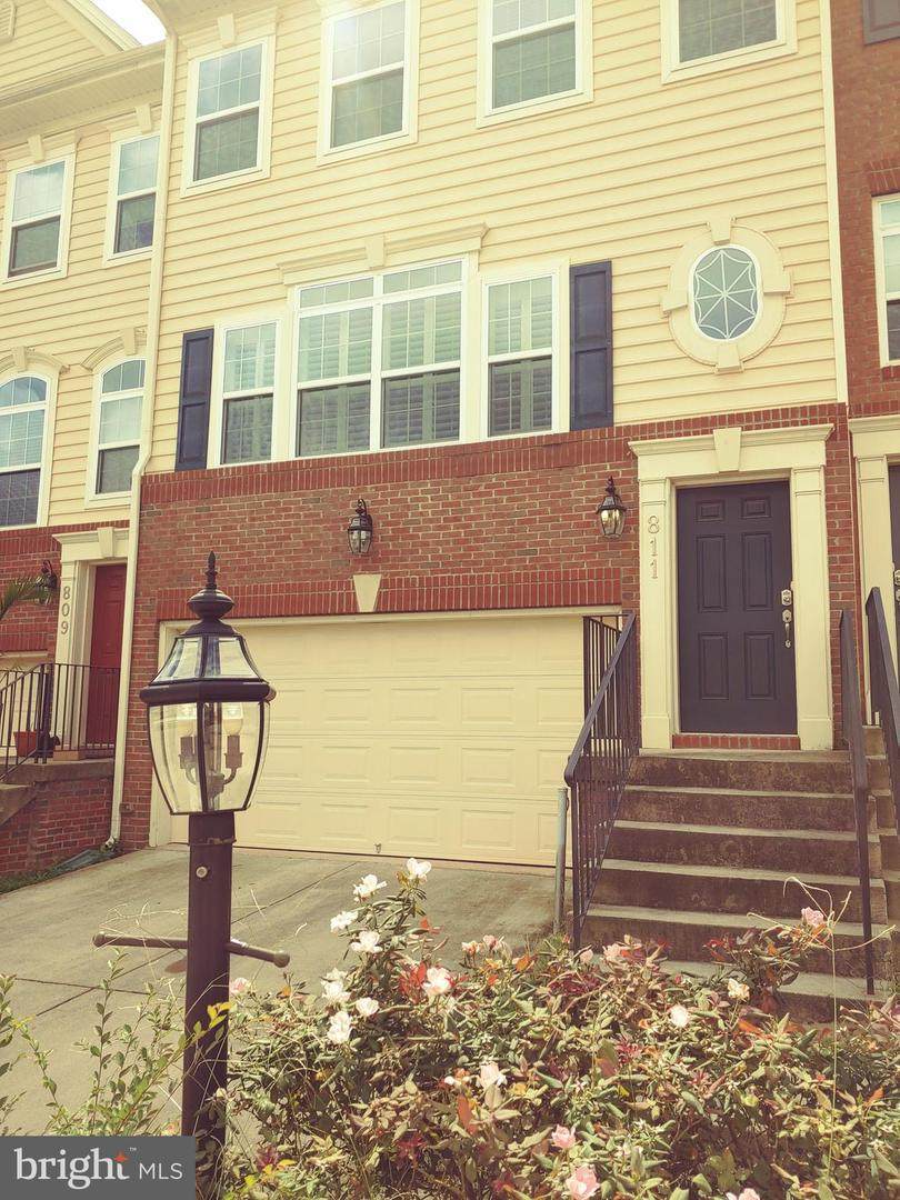 811 Glenside Way - Photo 1
