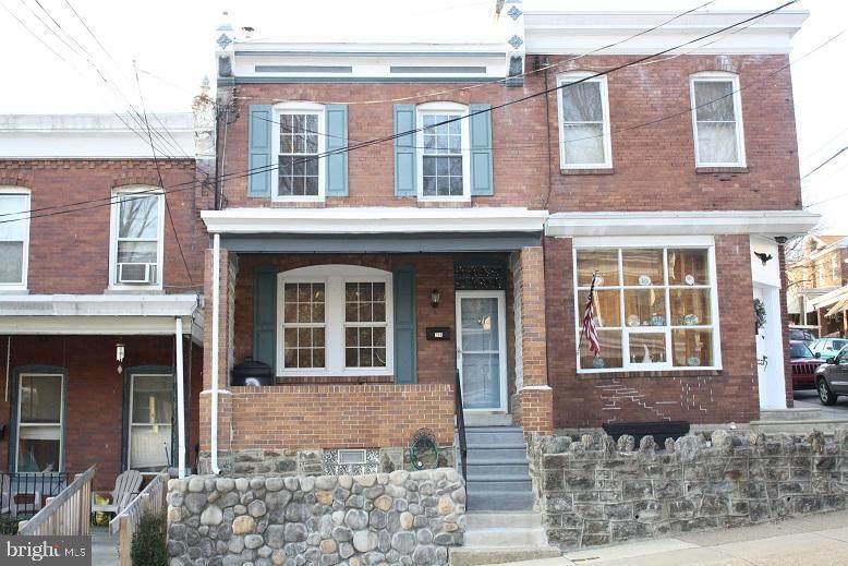 298 Leverington Avenue - Photo 1