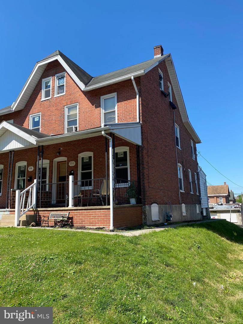 94 6TH Avenue - Photo 1